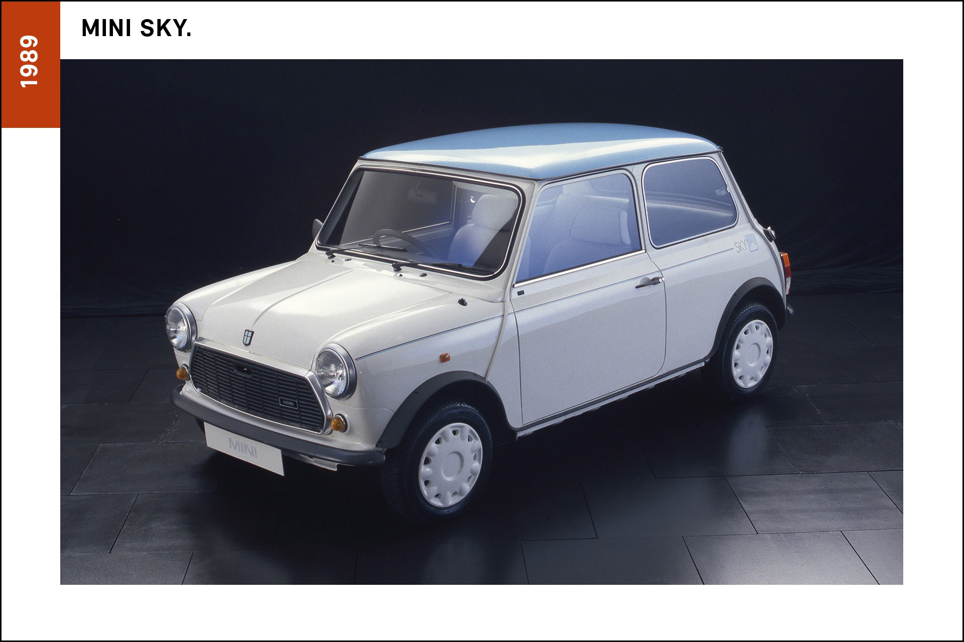 O MINI Sky, de 1989, em branco. 